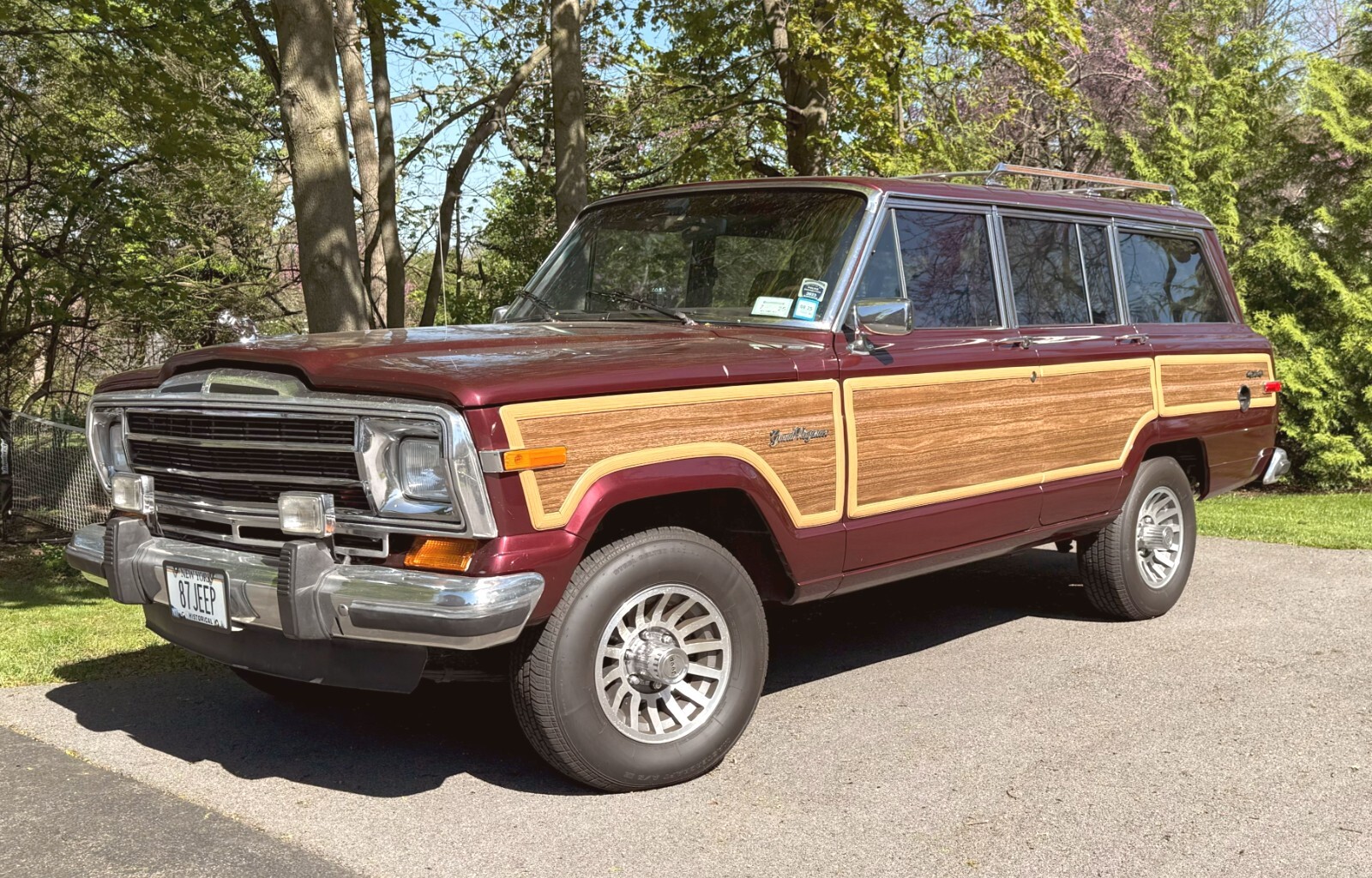 Jeep-Grand-Wagoneer-1987-SUV-2