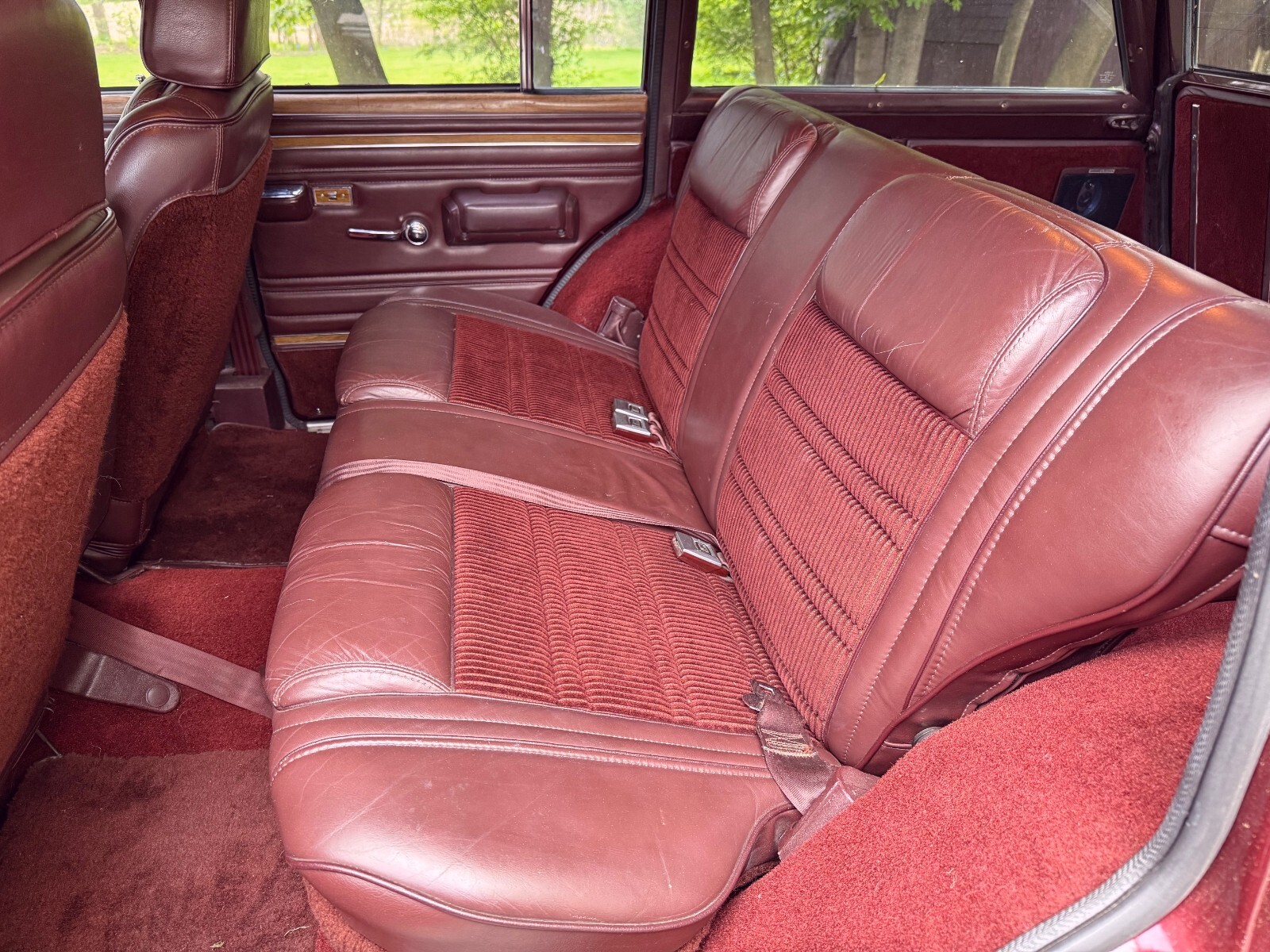 Jeep-Grand-Wagoneer-1987-SUV-21