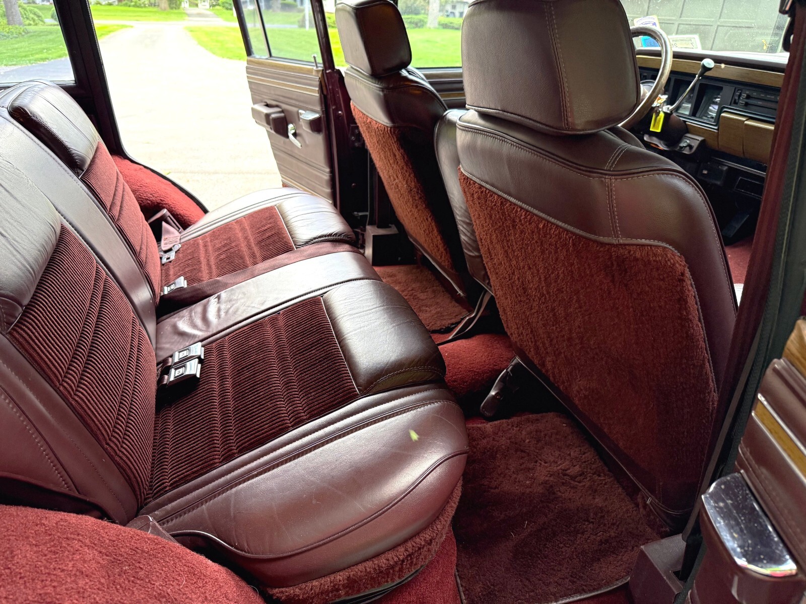 Jeep-Grand-Wagoneer-1987-SUV-24
