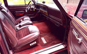 Jeep-Grand-Wagoneer-1987-SUV-27