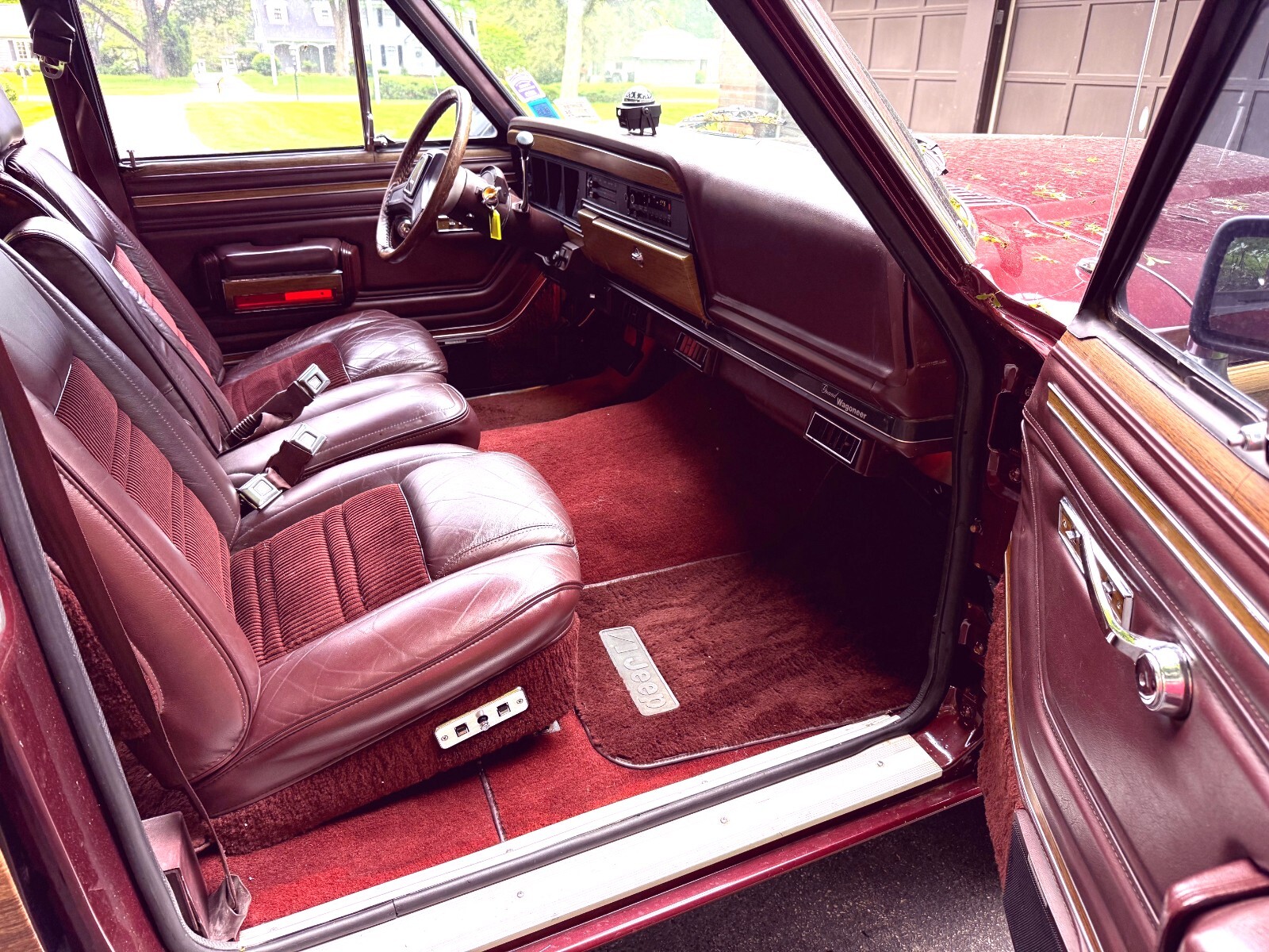 Jeep-Grand-Wagoneer-1987-SUV-27