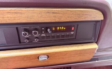 Jeep-Grand-Wagoneer-1987-SUV-30