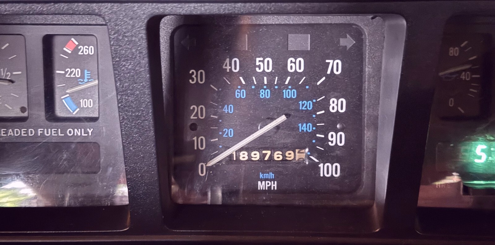 Jeep-Grand-Wagoneer-1987-SUV-31