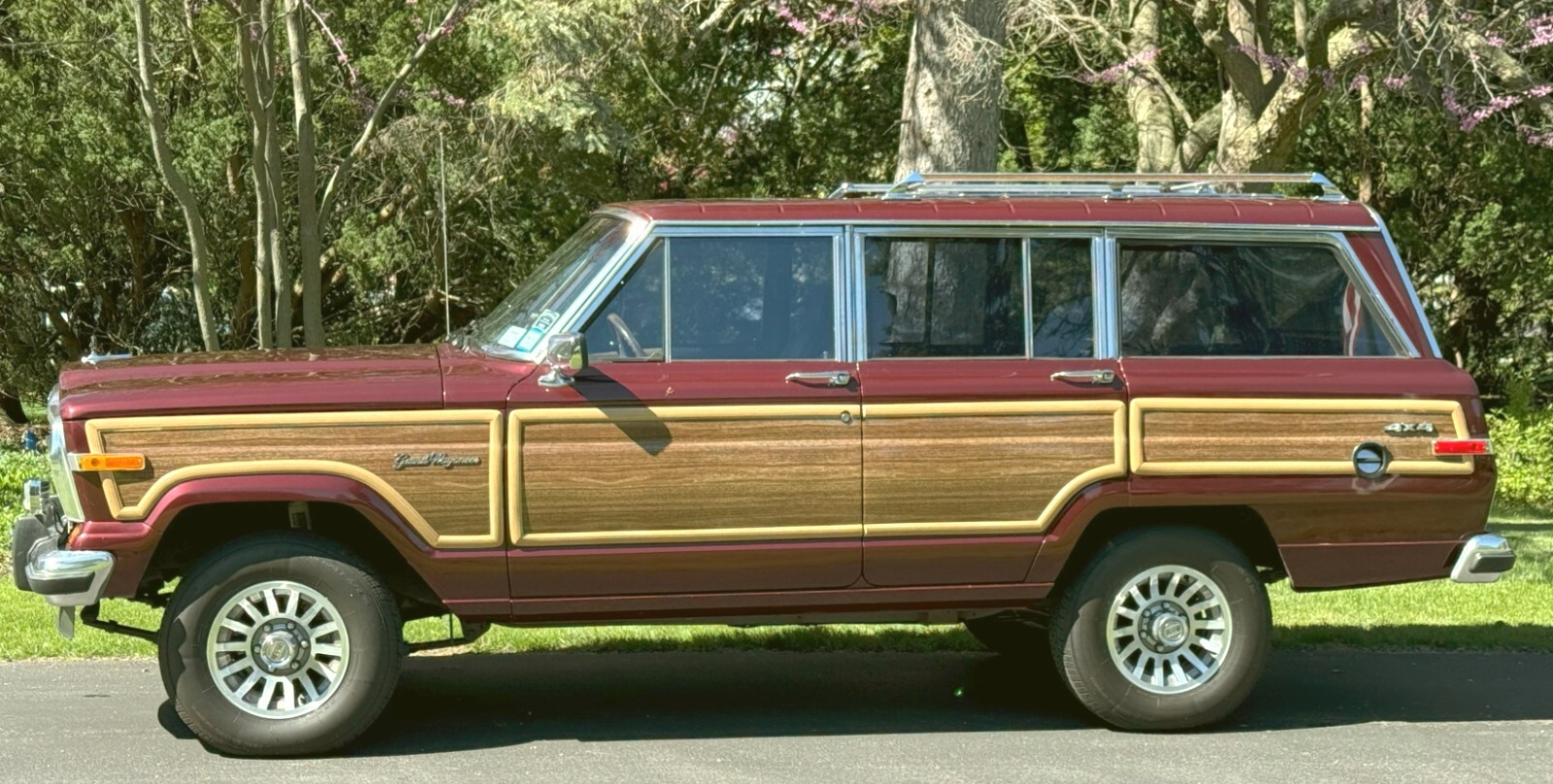 Jeep-Grand-Wagoneer-1987-SUV-9
