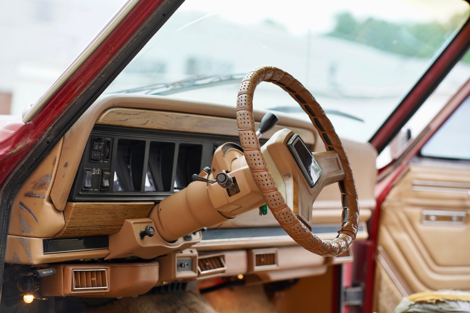 Jeep-Grand-Wagoneer-1987-Wagon-8