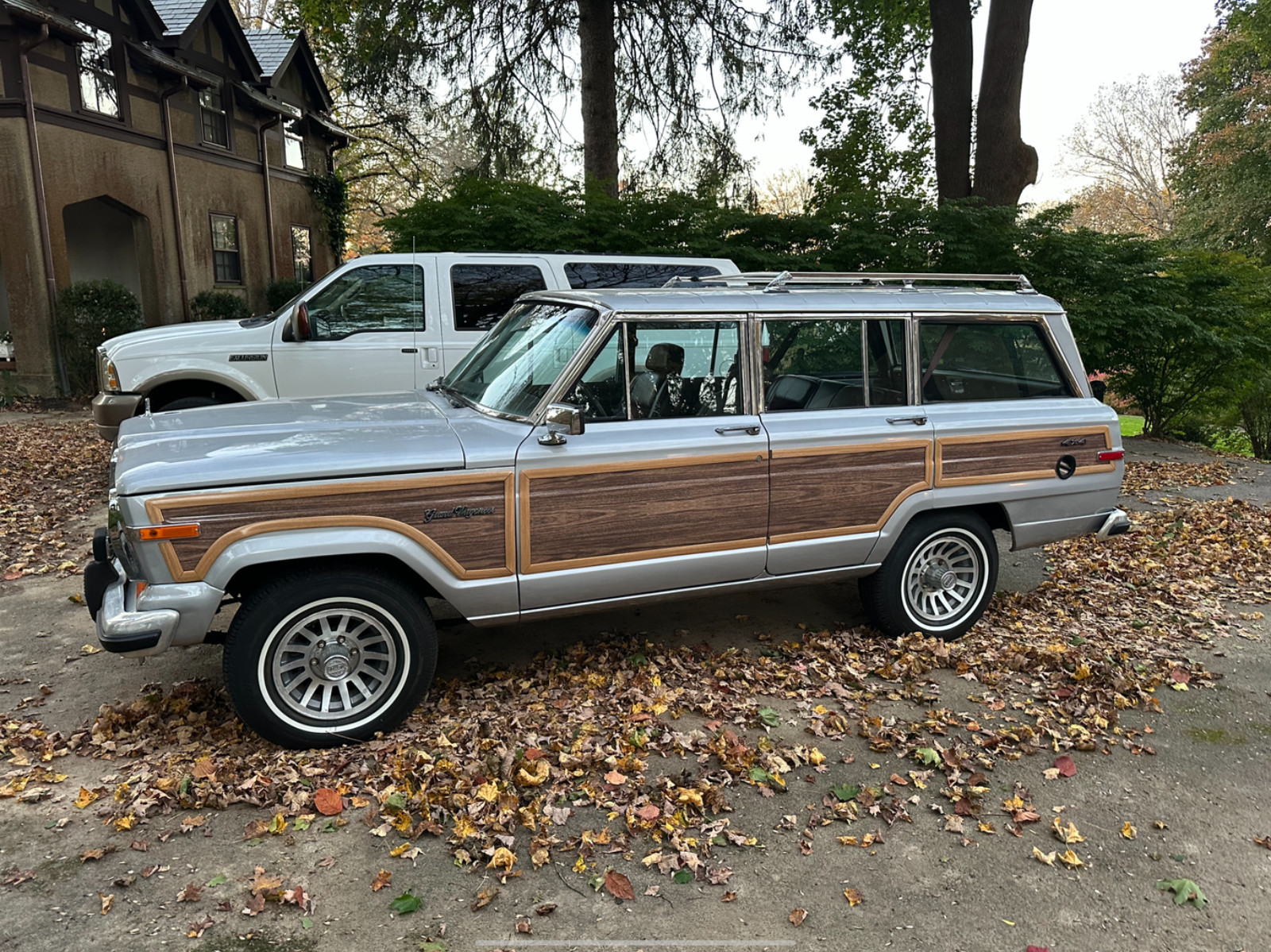 Jeep-Grand-Wagoneer-1990-14