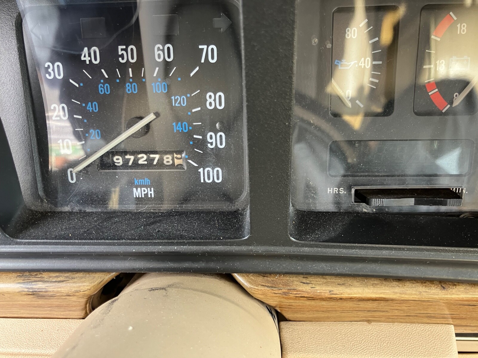 Jeep-Grand-Wagoneer-1991-Wagon-11