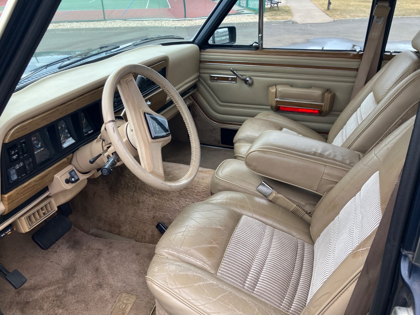Jeep-Grand-Wagoneer-1991-Wagon-15