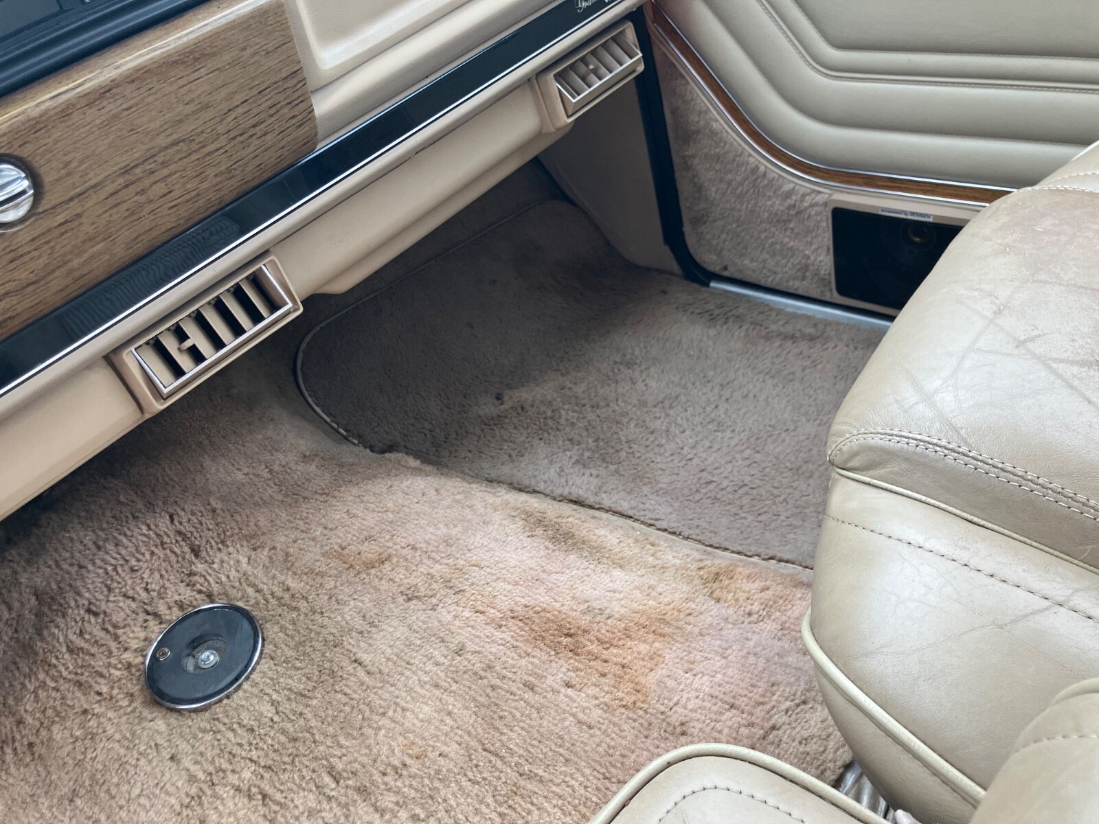 Jeep-Grand-Wagoneer-1991-Wagon-16