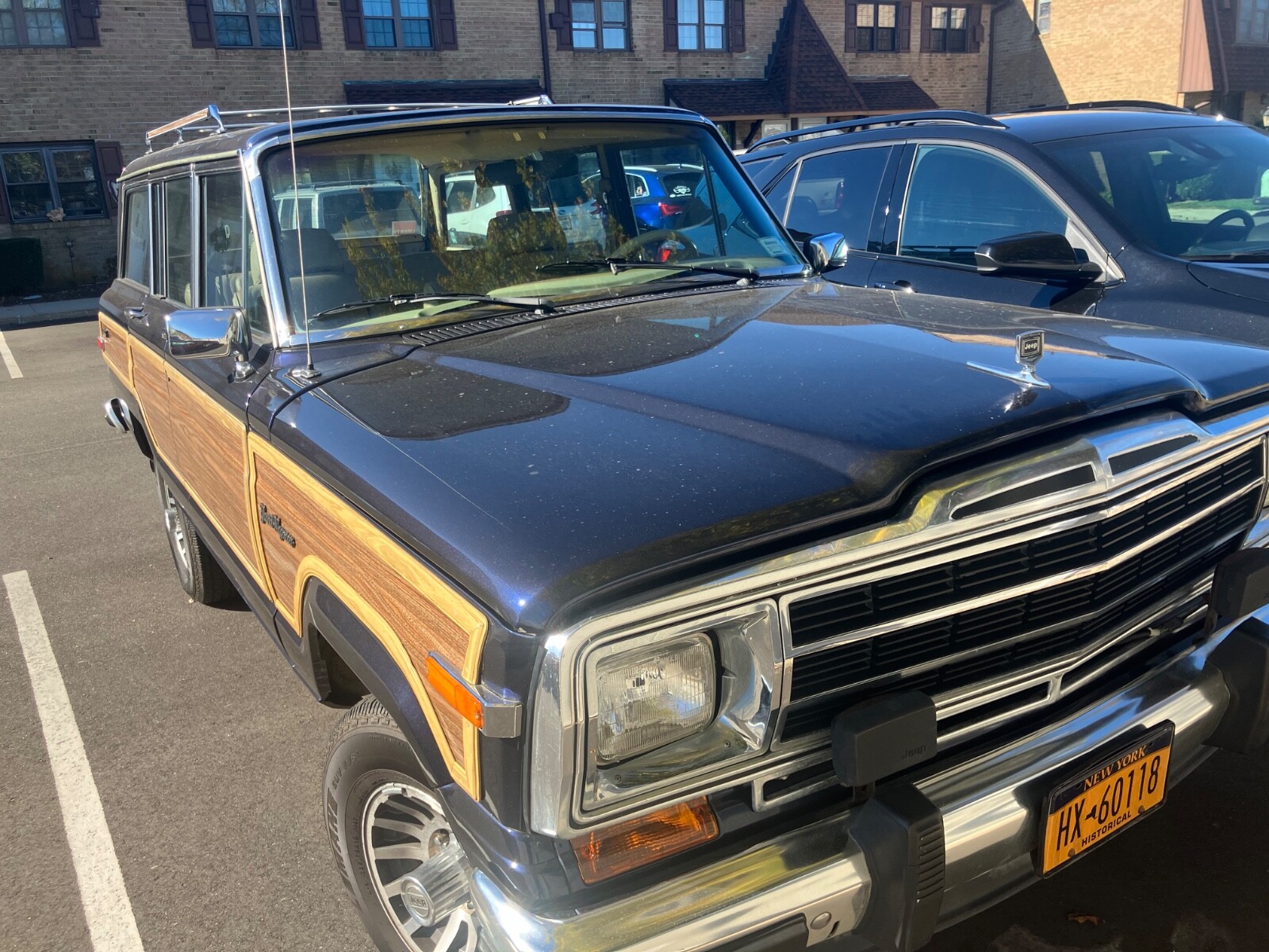 Jeep-Grand-Wagoneer-1991-Wagon-4