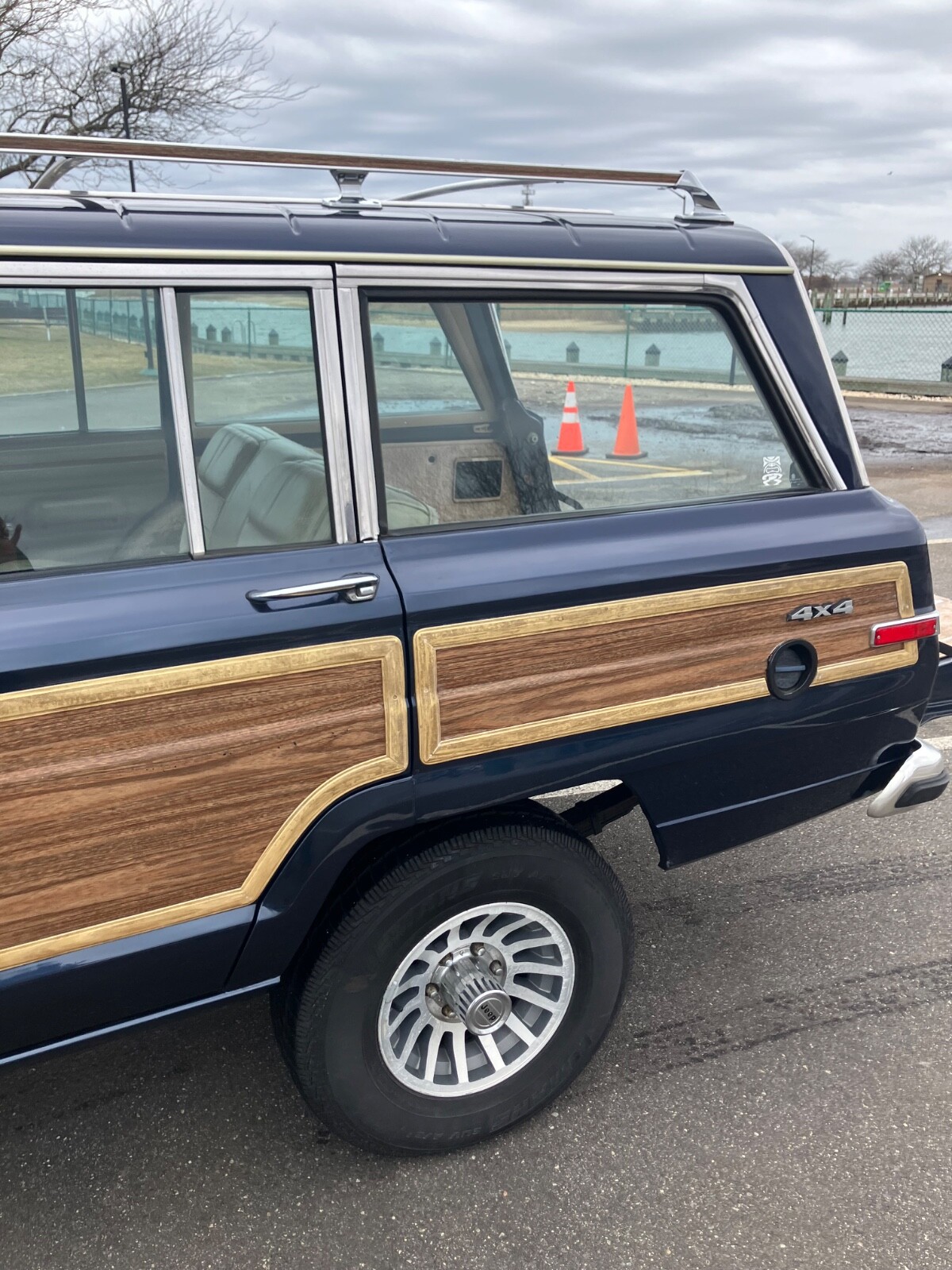 Jeep-Grand-Wagoneer-1991-Wagon-6