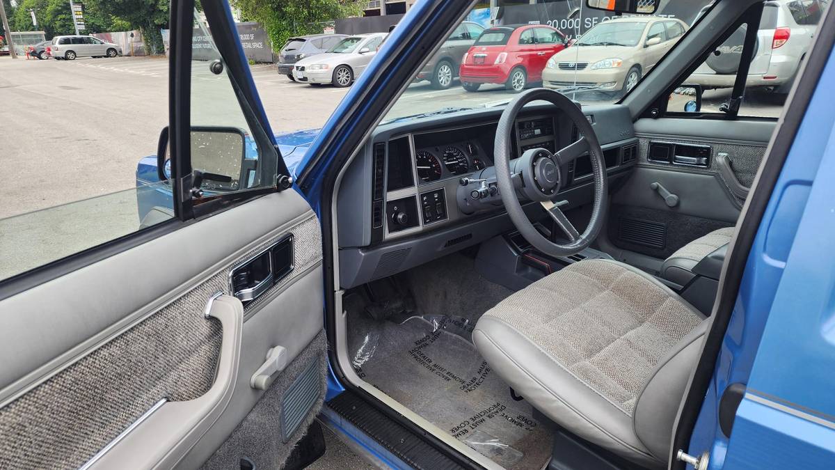 Jeep-Grand-cherokee-laredo-1989-blue-14