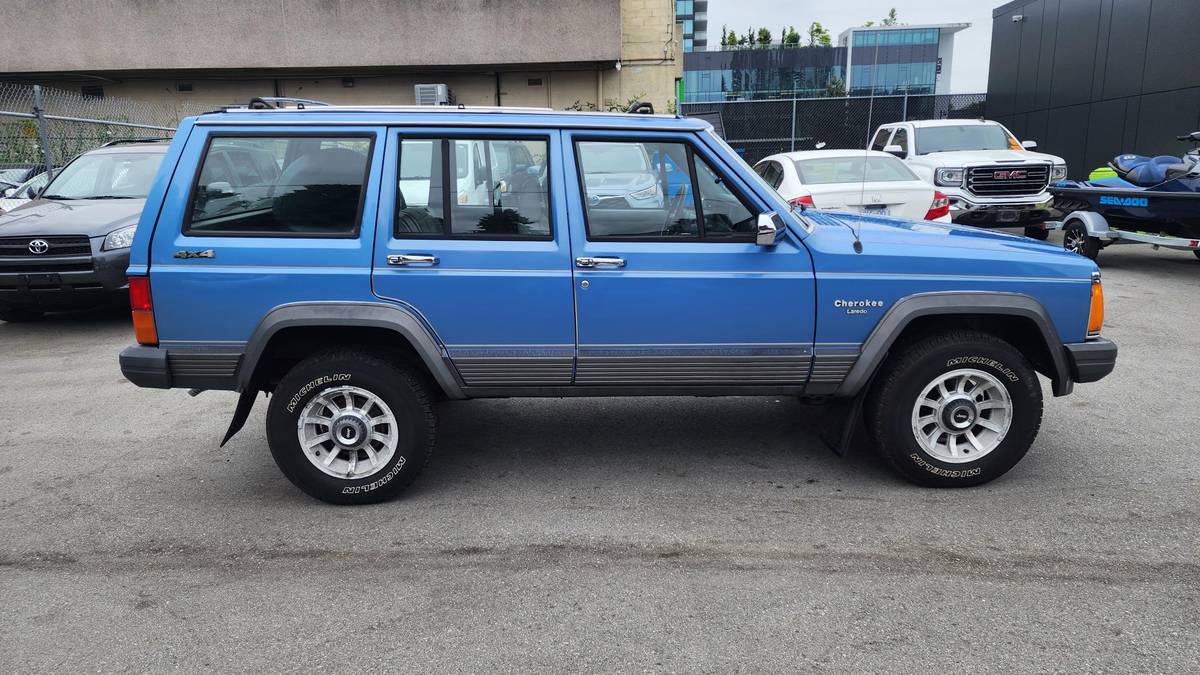 Jeep Grand cherokee laredo  1989 blue