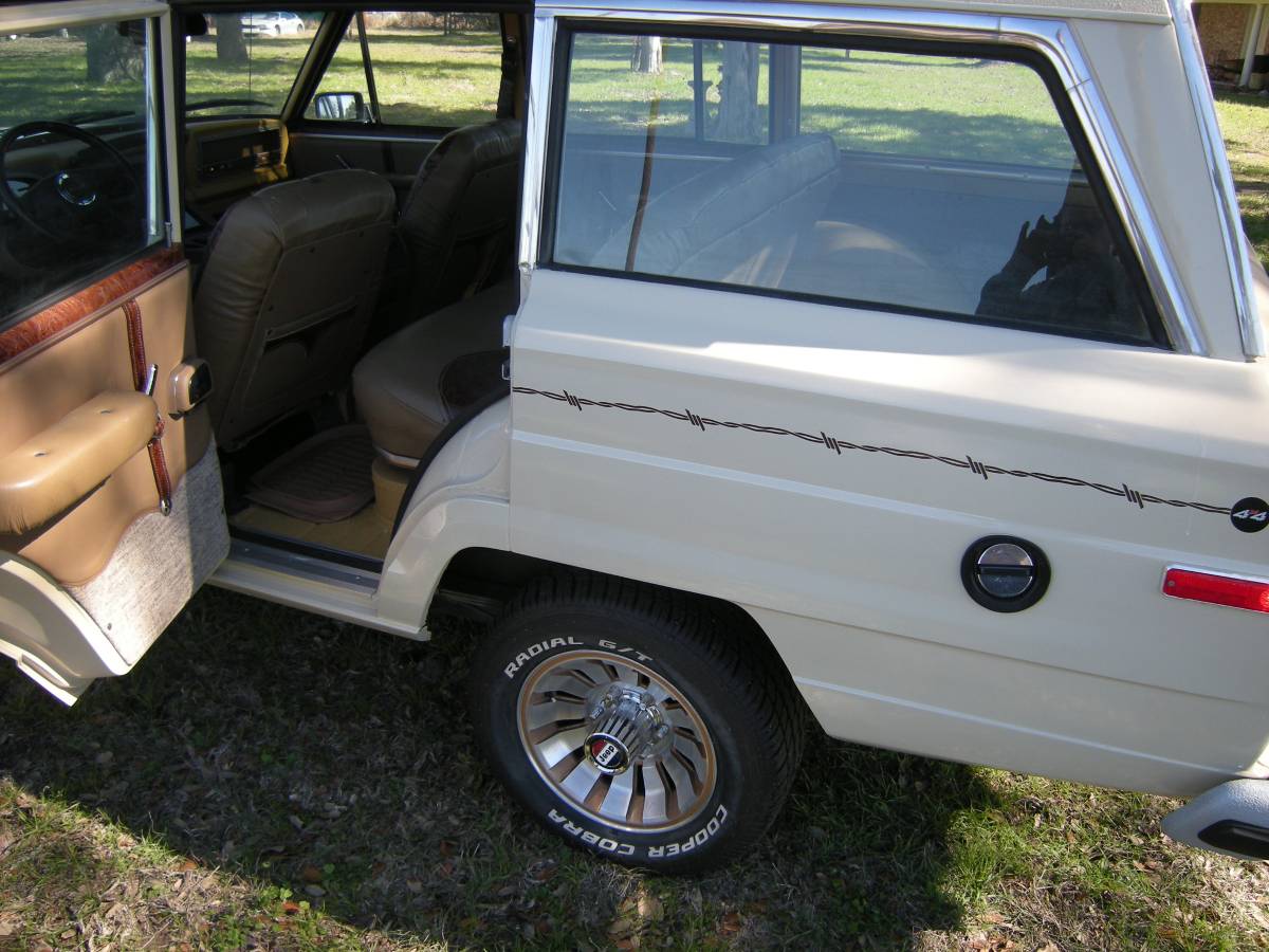 Jeep-Grand-wagoneer-1985-14
