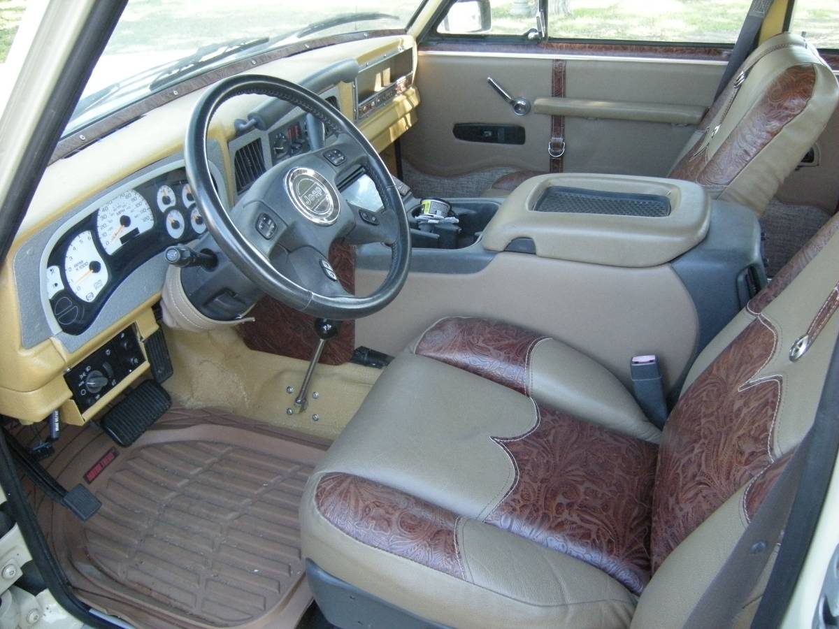 Jeep-Grand-wagoneer-1985-8