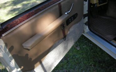 Jeep-Grand-wagoneer-1985-9