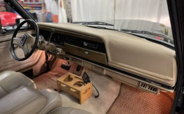 Jeep-Grand-wagoneer-base-1990-black-10
