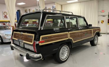 Jeep-Grand-wagoneer-base-1990-black-2