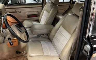 Jeep-Grand-wagoneer-base-1990-black-6