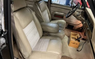Jeep-Grand-wagoneer-base-1990-black-9