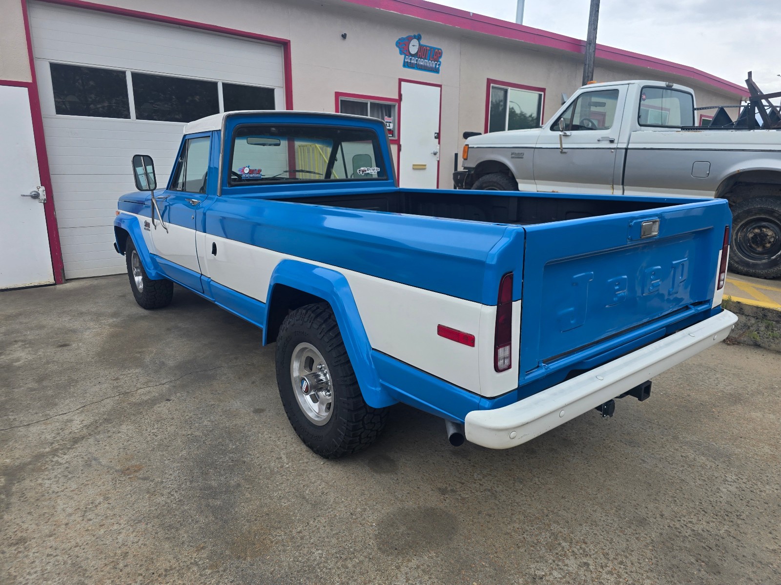 Jeep-J10-1974-1