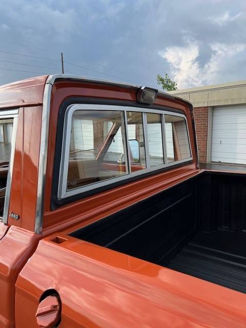 Jeep-J10-1976-custom-5