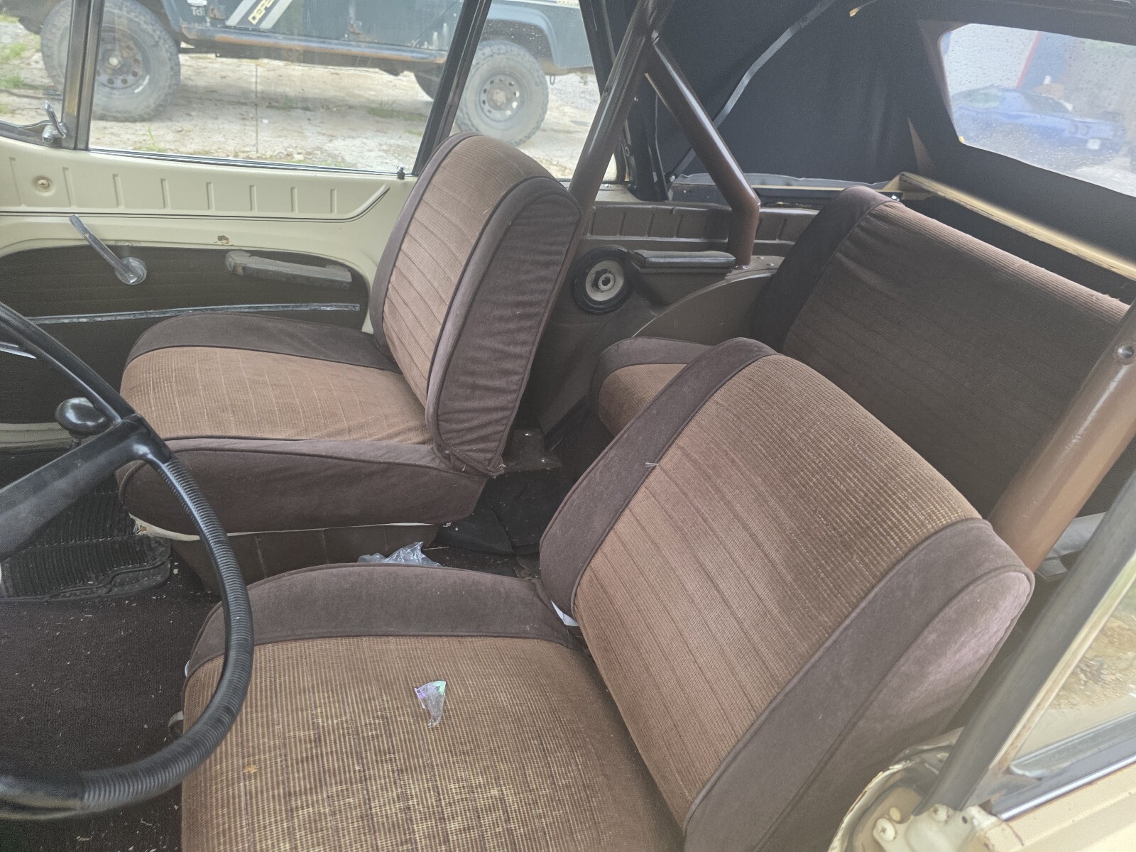 Jeep-Jeepster-1967-Convertible-15