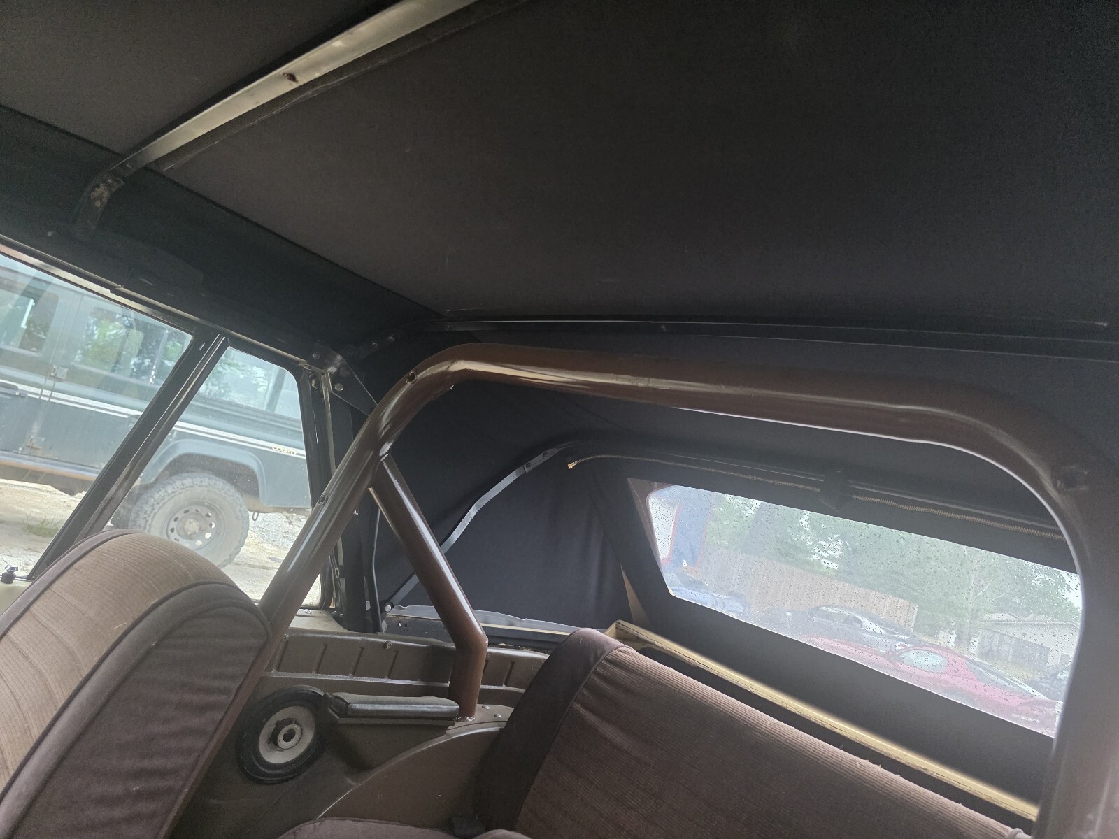 Jeep-Jeepster-1967-Convertible-17