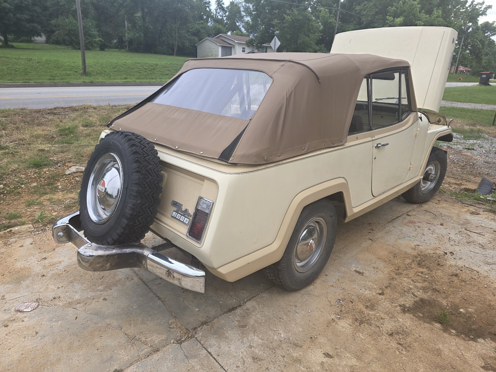 Jeep-Jeepster-1967-Convertible-7