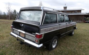 Jeep-Wagoneer-1977-SUV-3