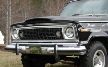 Jeep-Wagoneer-1977-SUV-9