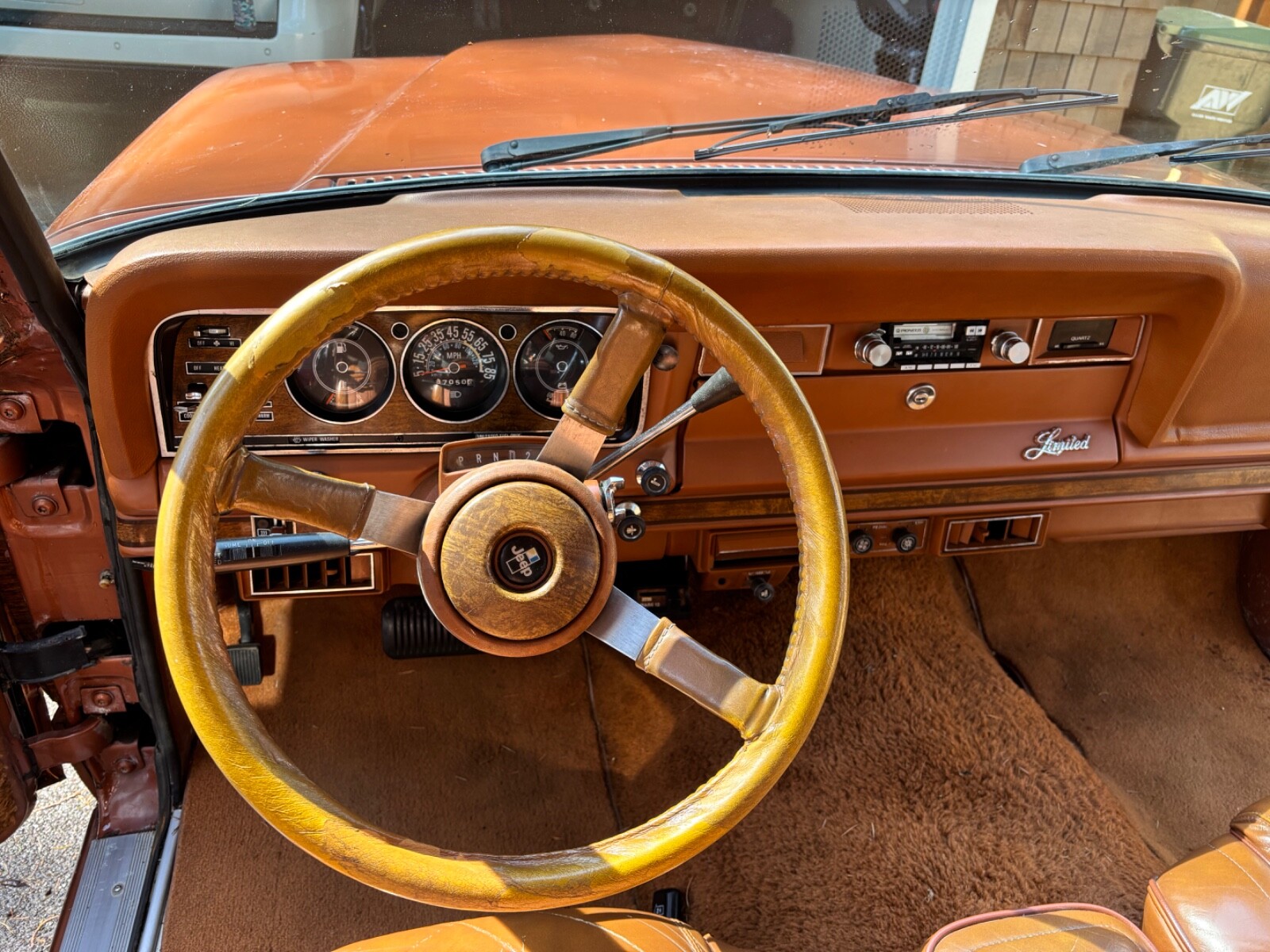 Jeep-Wagoneer-1981-SUV-10