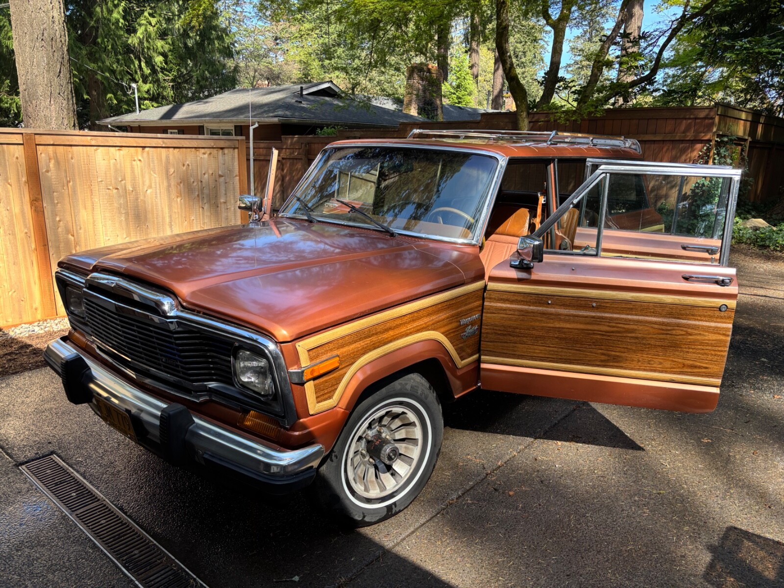 Jeep-Wagoneer-1981-SUV-2