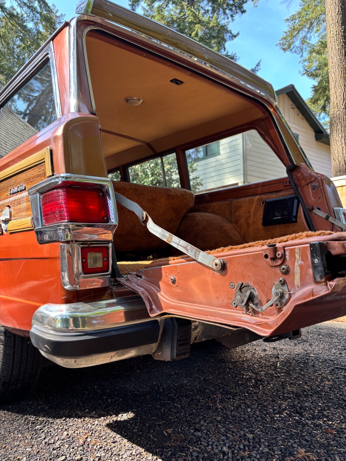 Jeep-Wagoneer-1981-SUV-9