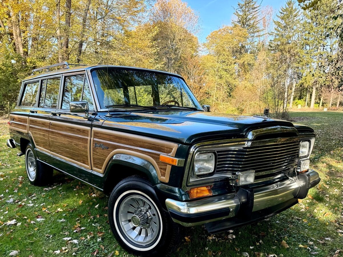 Jeep-Wagoneer-1984-SUV-1