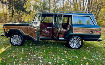 Jeep-Wagoneer-1984-SUV-11