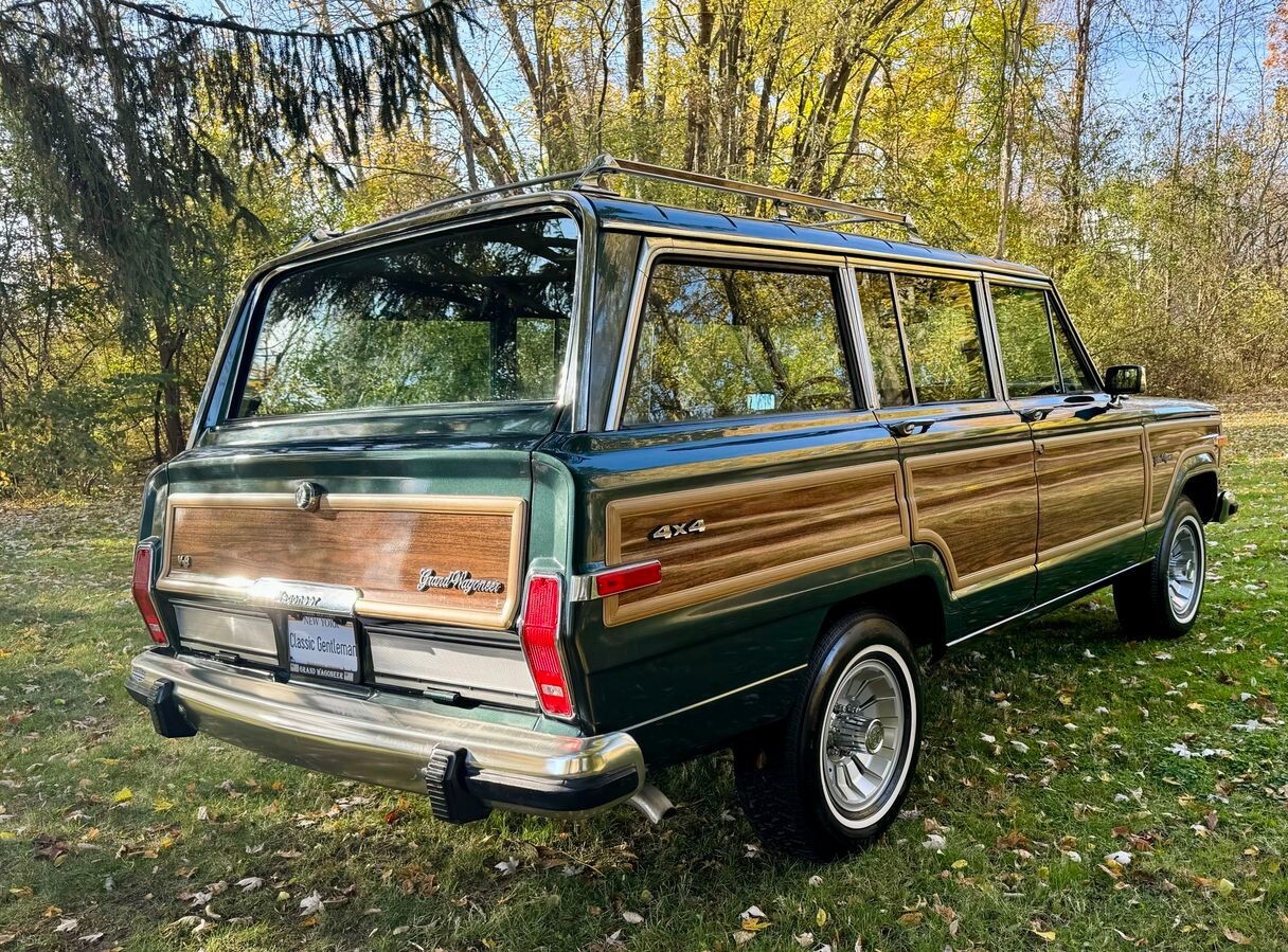 Jeep-Wagoneer-1984-SUV-13