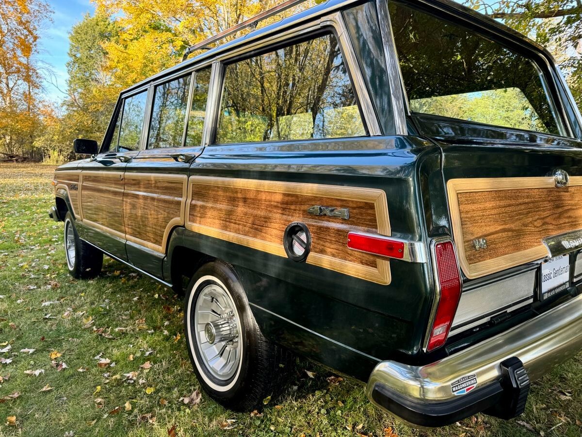 Jeep-Wagoneer-1984-SUV-14