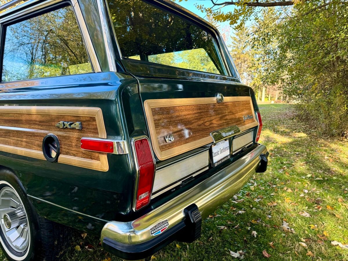 Jeep-Wagoneer-1984-SUV-16