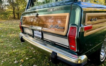 Jeep-Wagoneer-1984-SUV-17