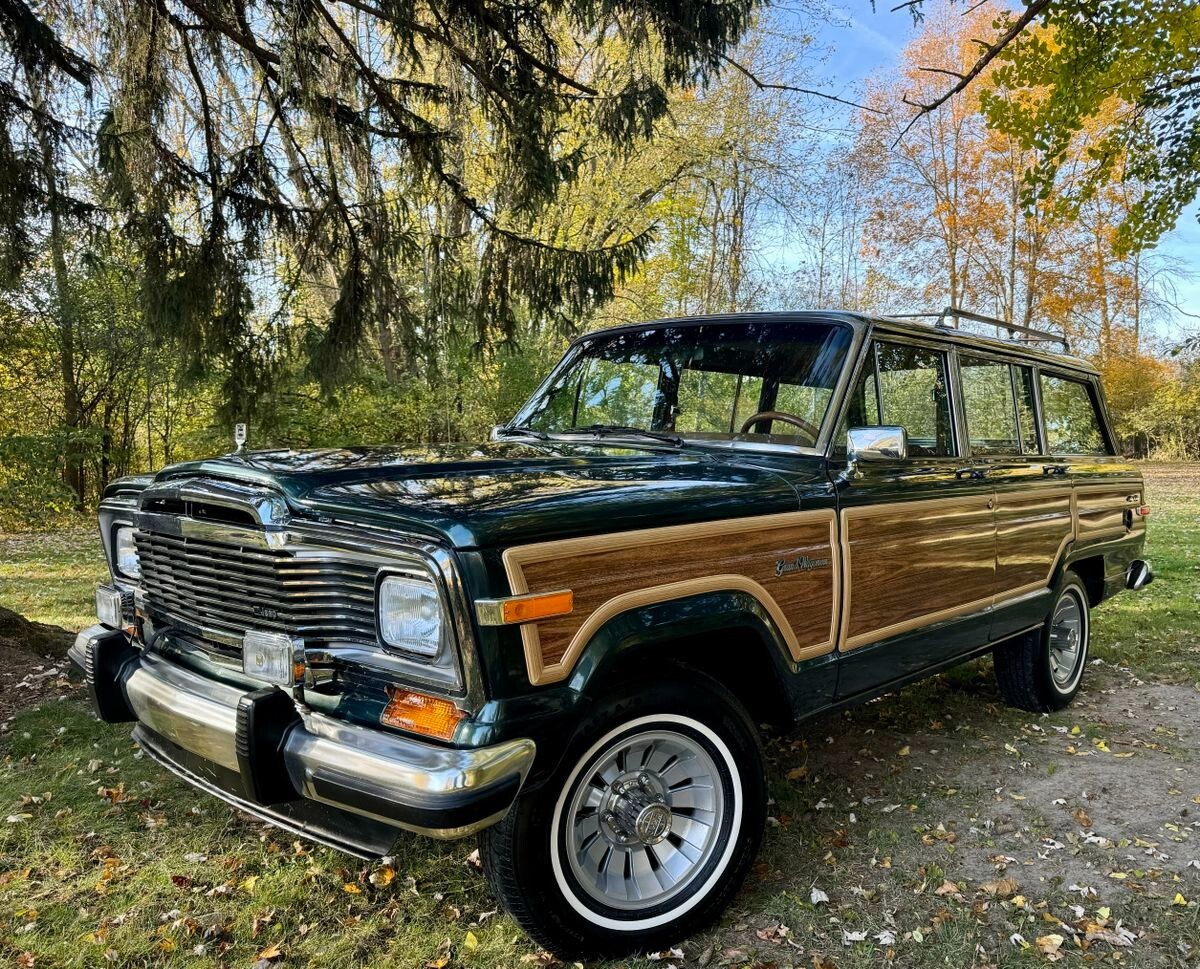 Jeep-Wagoneer-1984-SUV-2