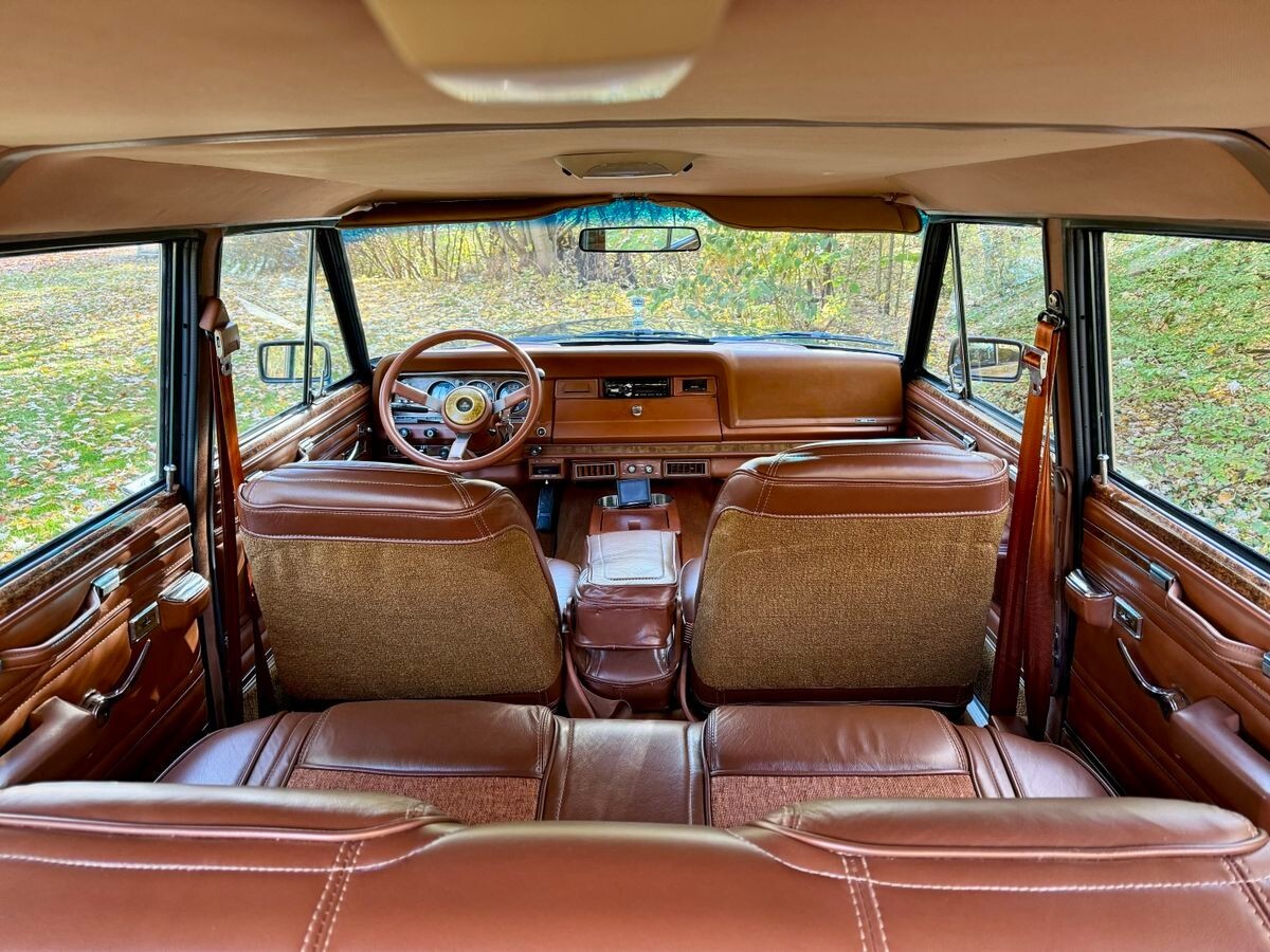 Jeep-Wagoneer-1984-SUV-20