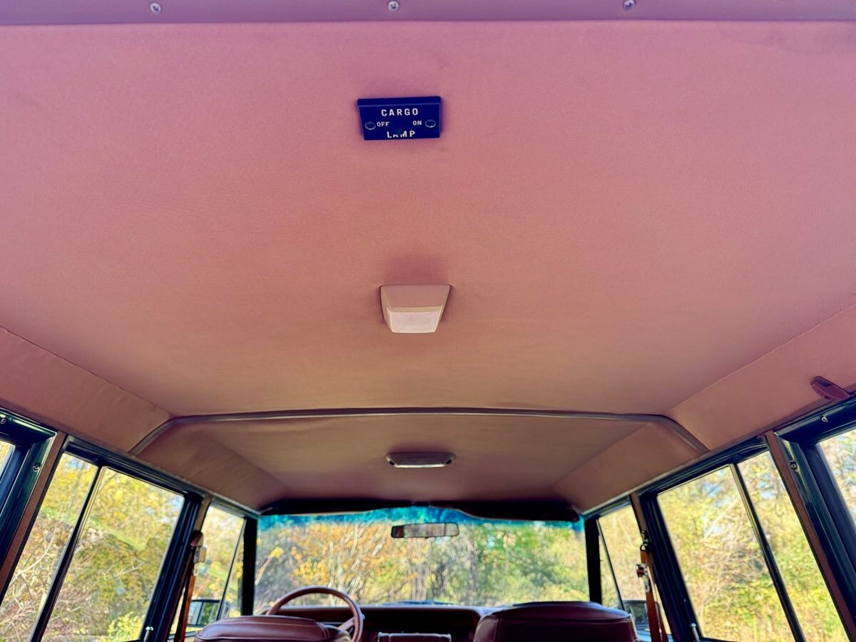 Jeep-Wagoneer-1984-SUV-27