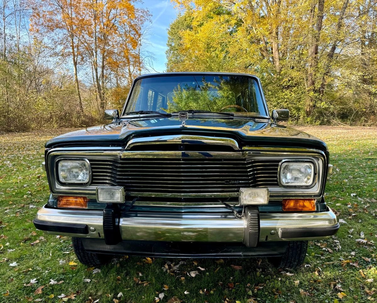 Jeep-Wagoneer-1984-SUV-3