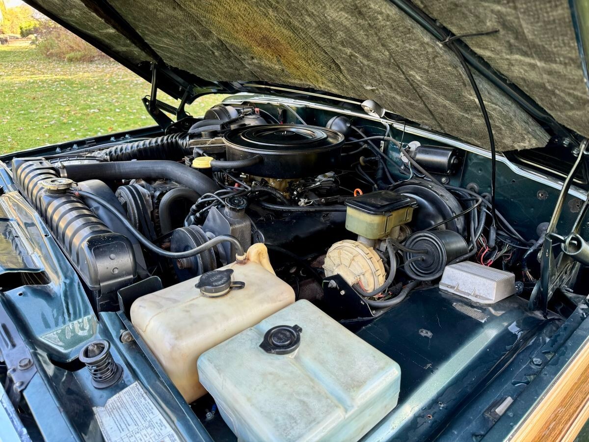 Jeep-Wagoneer-1984-SUV-30