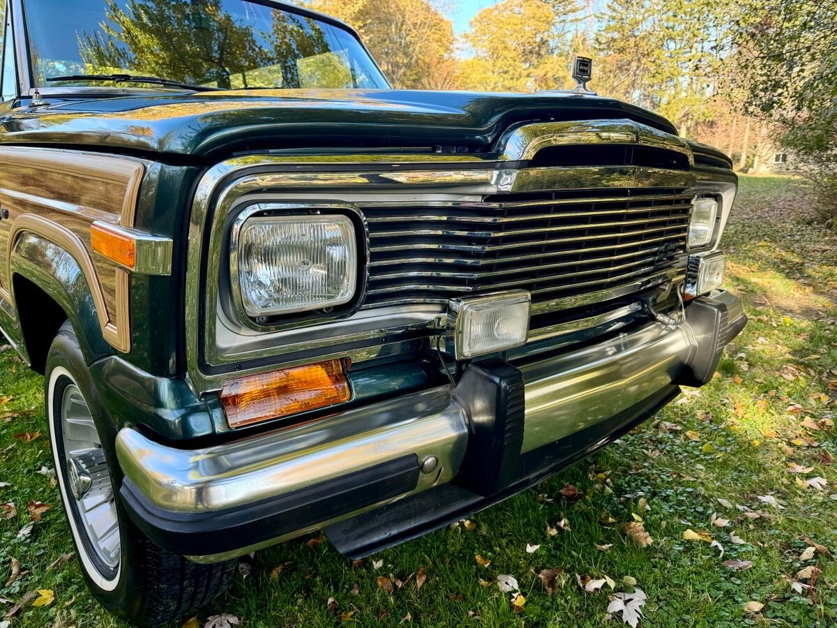 Jeep-Wagoneer-1984-SUV-4