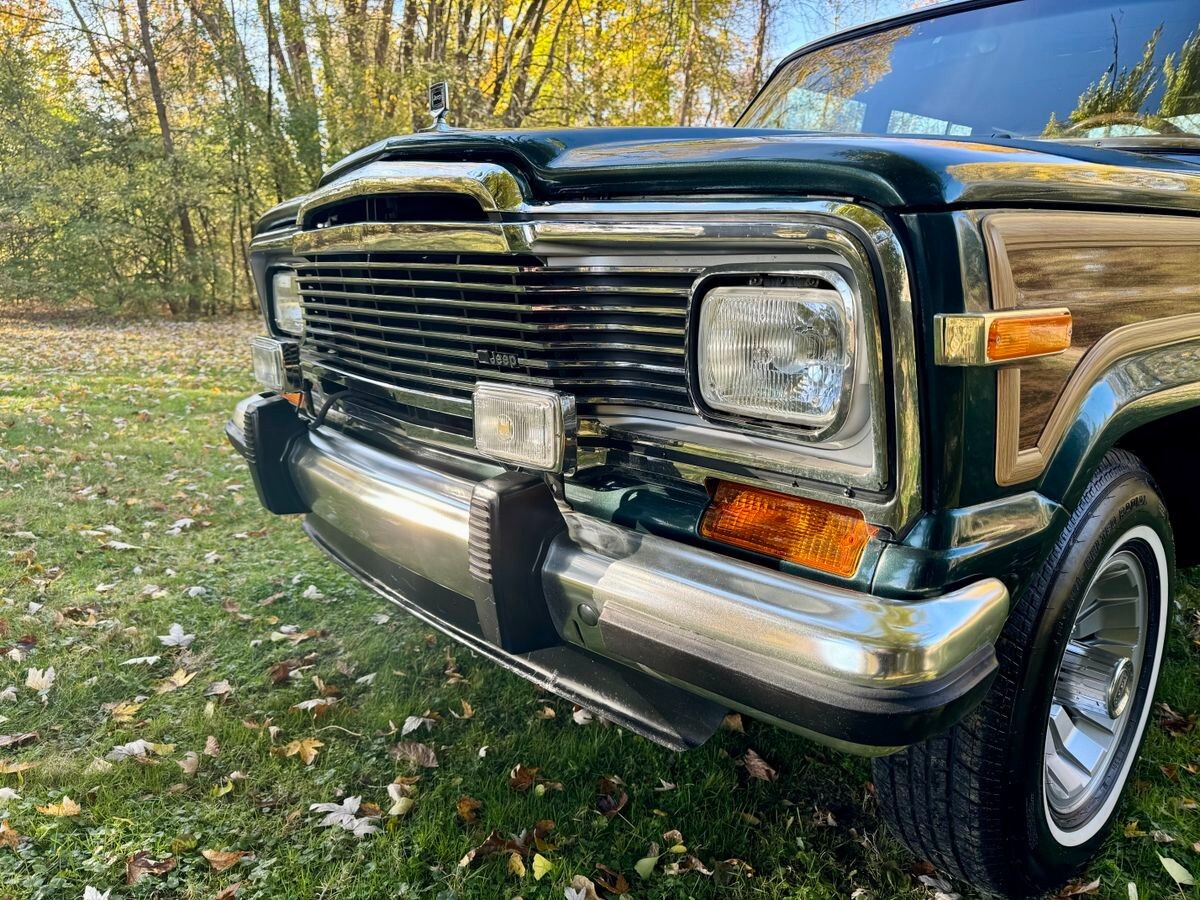 Jeep-Wagoneer-1984-SUV-5