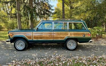 Jeep-Wagoneer-1984-SUV-9
