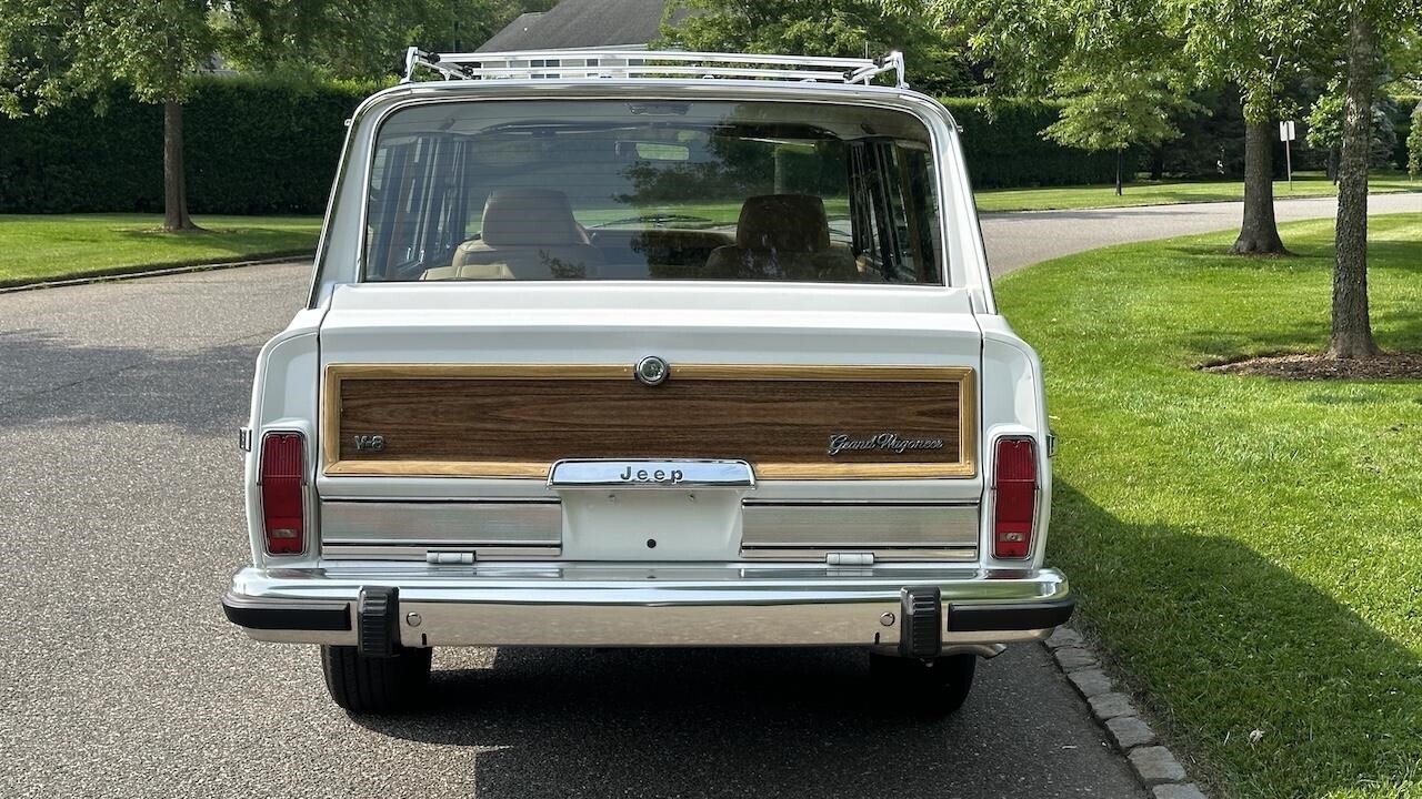 Jeep-Wagoneer-1988-SUV-1