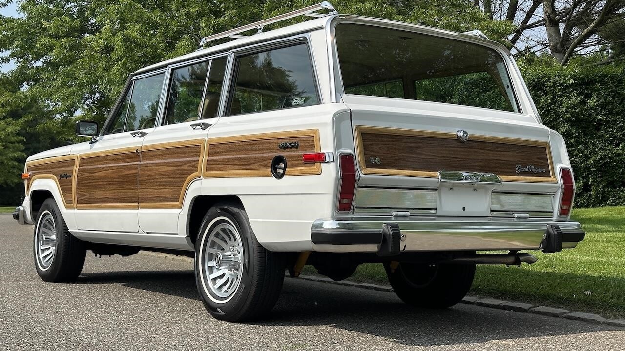 Jeep-Wagoneer-1988-SUV-20